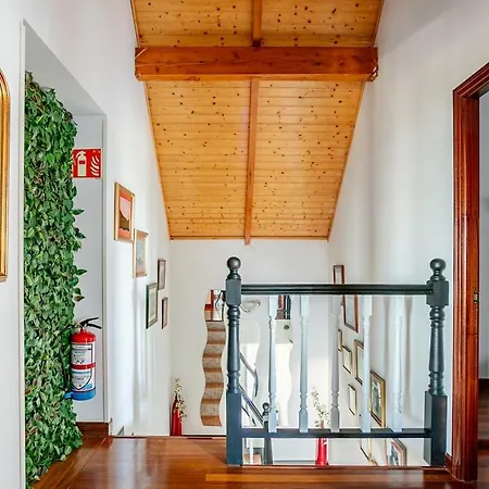 Casa Familiar Tranquila Con Jardin Frente Al Mar * Castro Urdiales